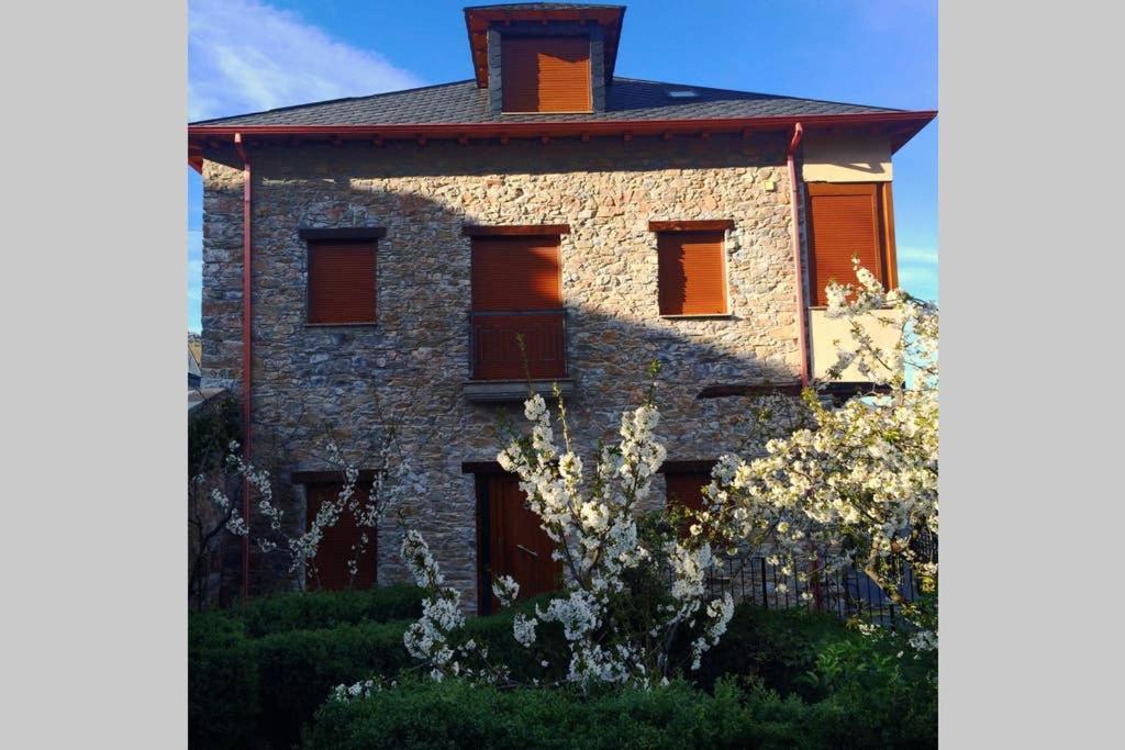 La Casa Del Poeta Villa Corullón Eksteriør billede